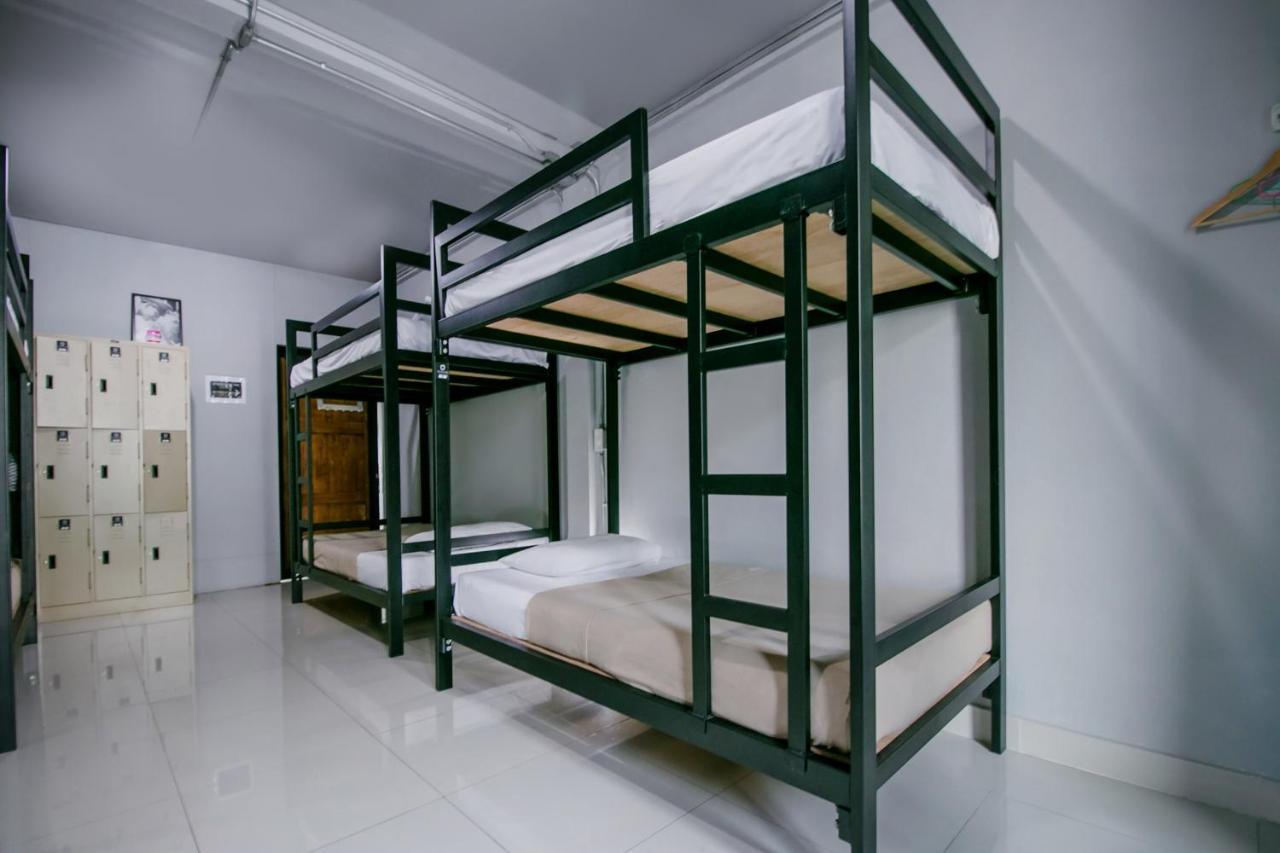 Oyo 421 Guyasuka Hostel & Cafe Bangkok Eksteriør billede