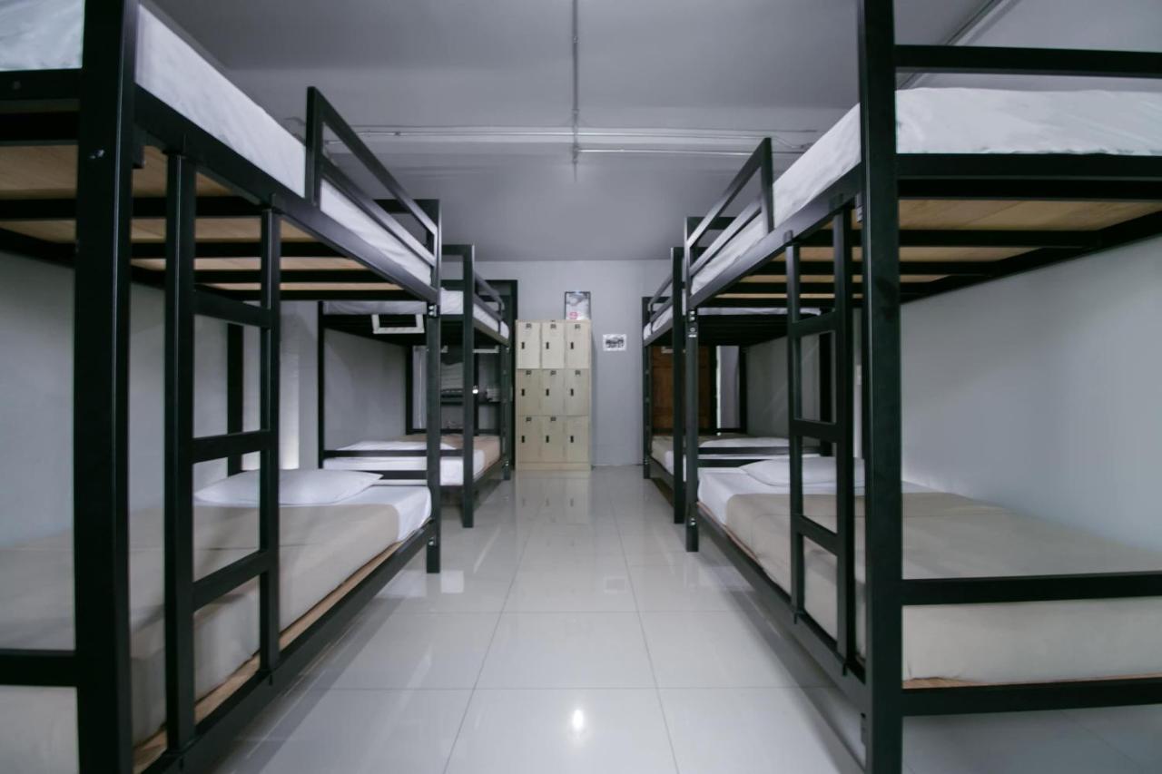 Oyo 421 Guyasuka Hostel & Cafe Bangkok Eksteriør billede
